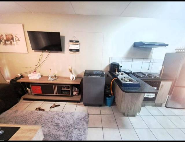 2 BEDROOM APARTMENT FOR SALE IN HEUWELOORD